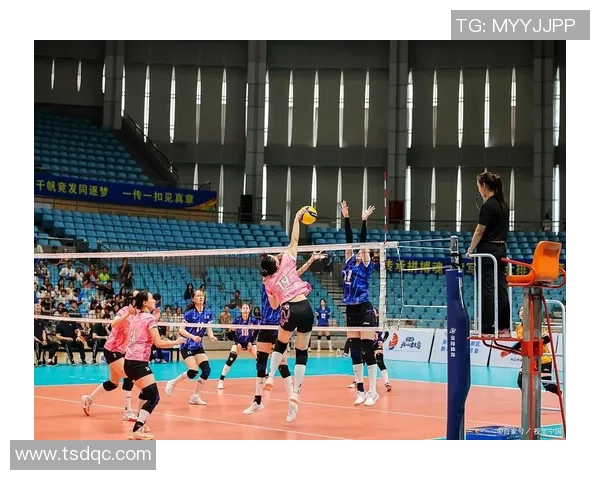 南京排球队在锦标赛中的灵活性表现与战术创新分析