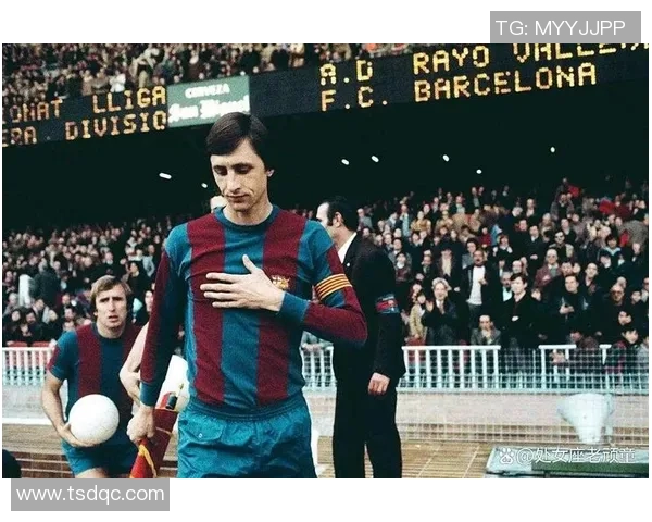 卷发足球明星的魅力与成就揭秘，谁是绿茵场上的卷发王者