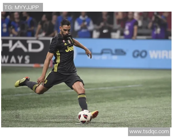 足球明星高清壁纸合集尽享球场魅力与激情瞬间的视觉盛宴 足球明星高清壁纸合集尽享球场魅力与激情瞬间的视觉盛宴